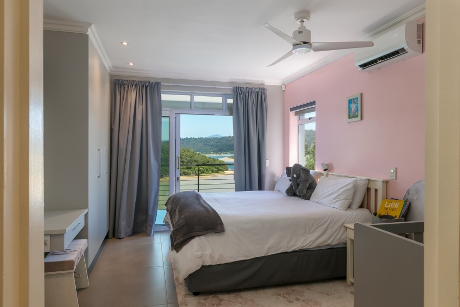 4 Bedroom Property for Sale in Kingfisher Creek Western Cape